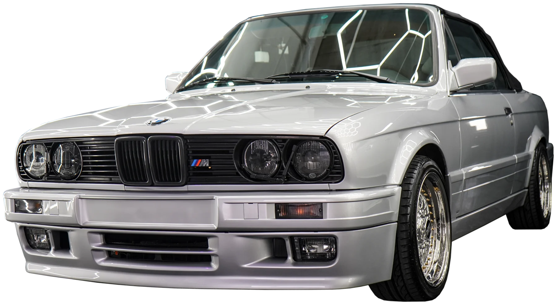 Silberner BMW E30 mit BBS-Felgen — aufbereitet von Clean Garage Rheingau