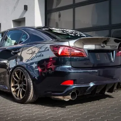 Keramikversiegelter Lexus von David nach der Behandlung bei Clean Garage Rheingau